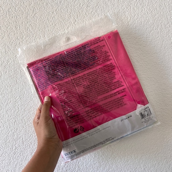 Intex Pink Enomat Swimming Pool Mat‎ 72"x27" - Picture 2 of 3